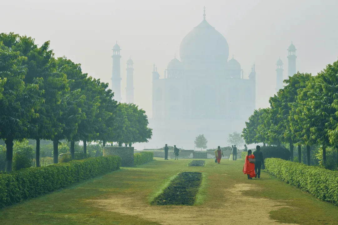Park in front of the Taj Mahal