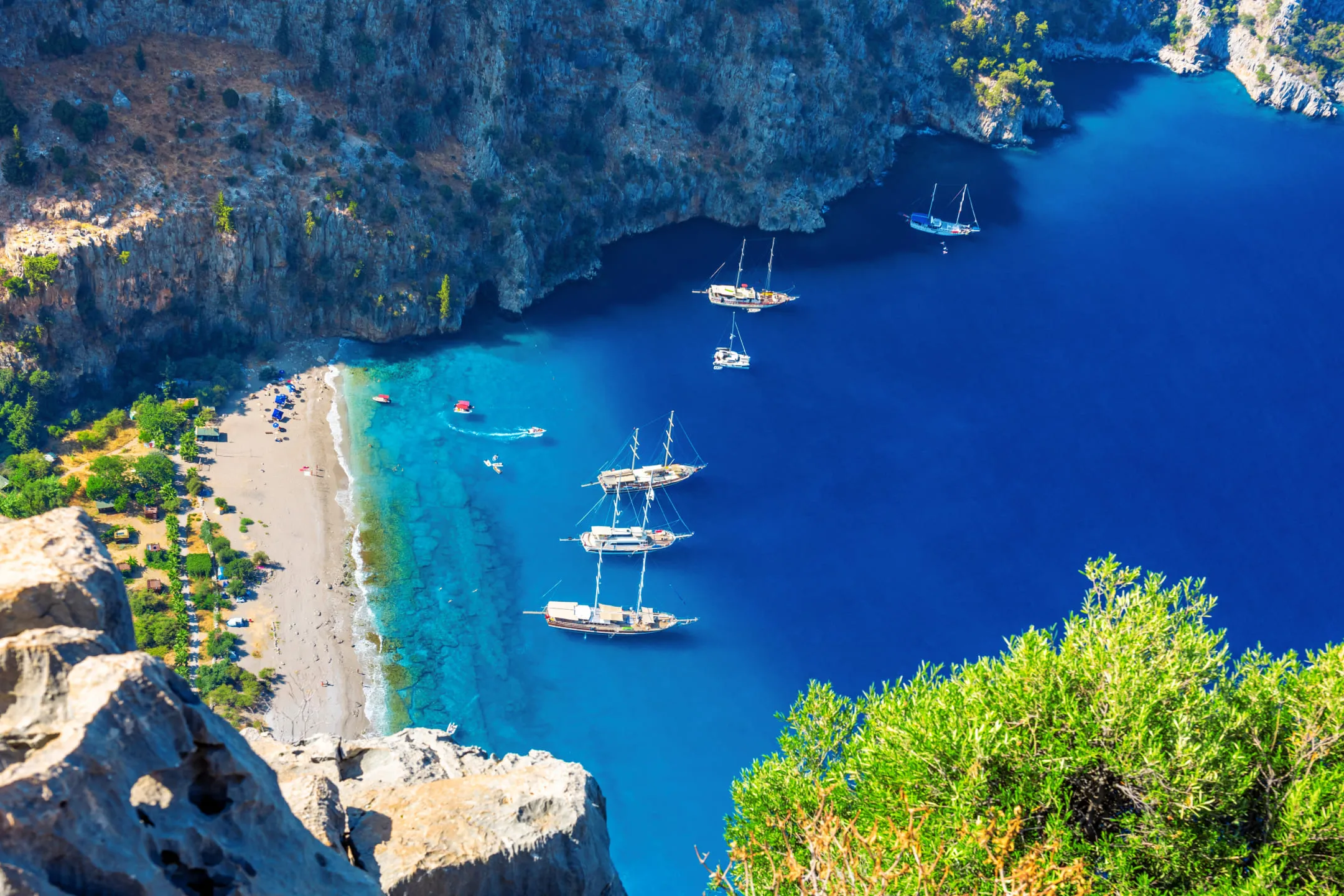 Boats departing from the coast