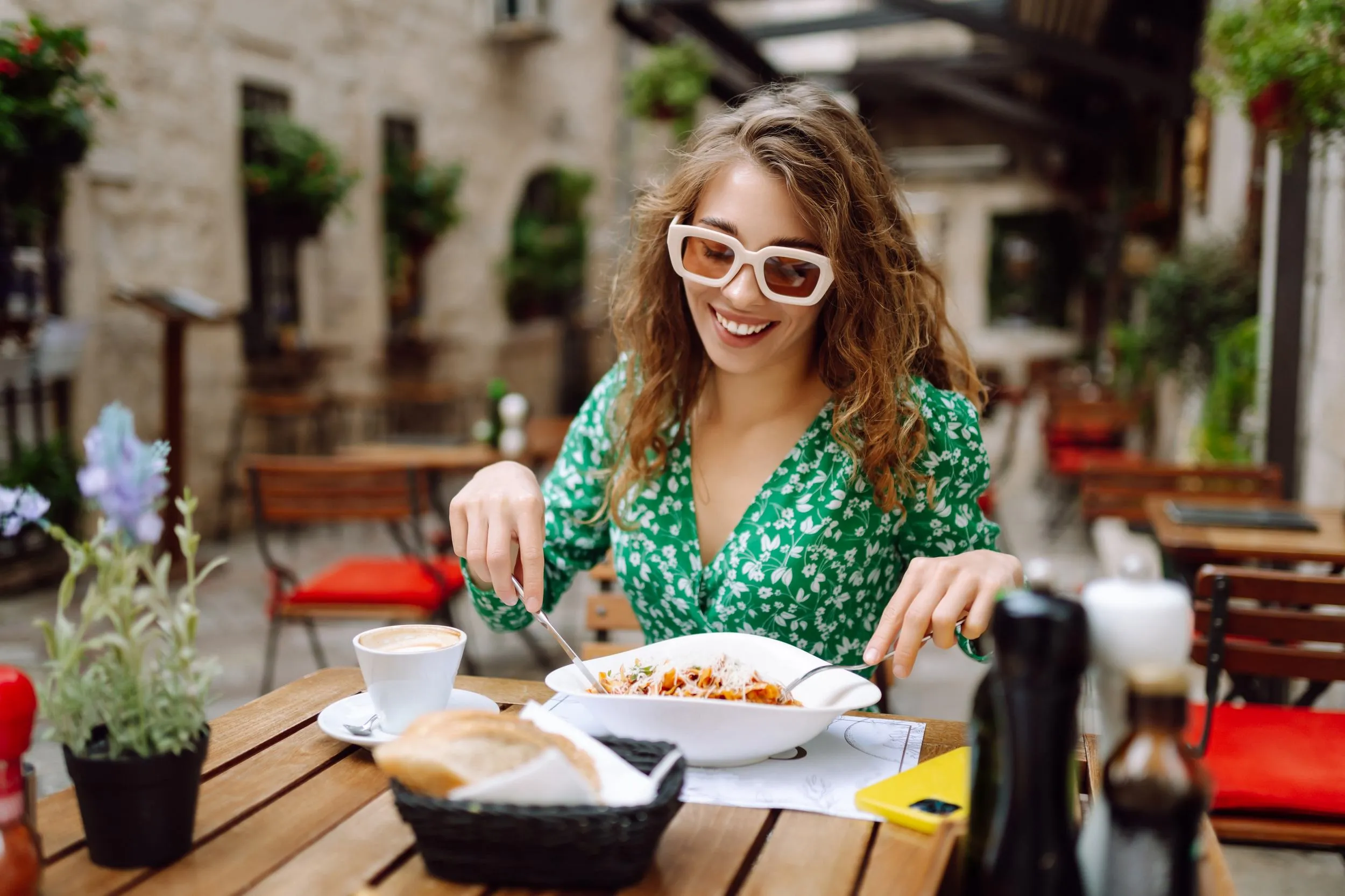 How to Find Affordable Yet Delicious Cafes in an Unfamiliar City