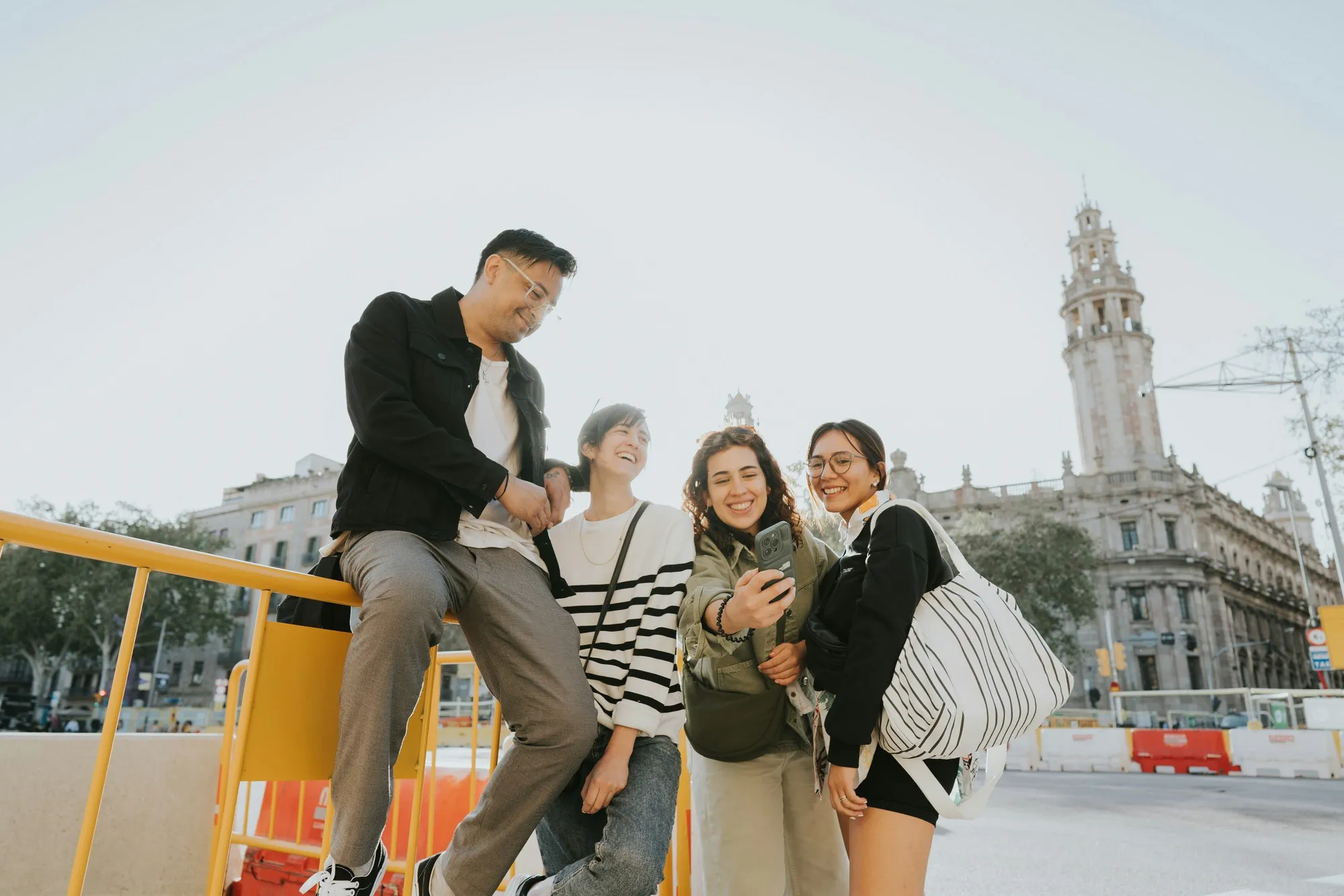 How to make friends while traveling