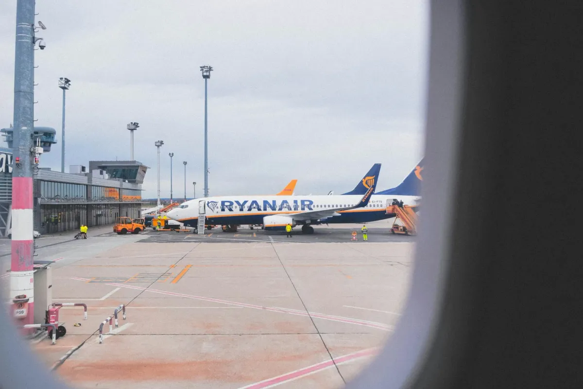 Choosing a suitcase for a low-cost carrier