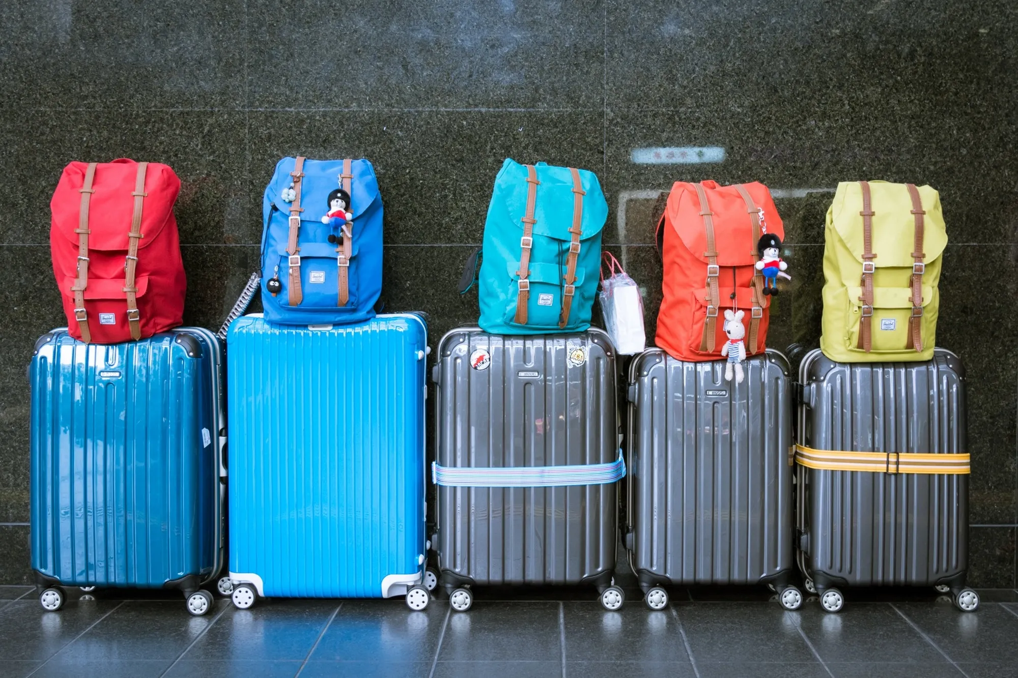 How to combine luggage