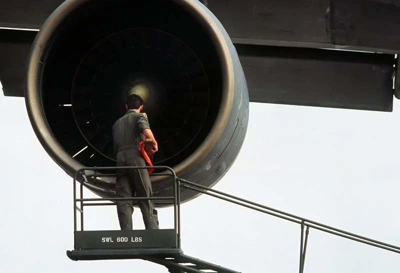 Why won’t the aircraft engine start or why does it stall?