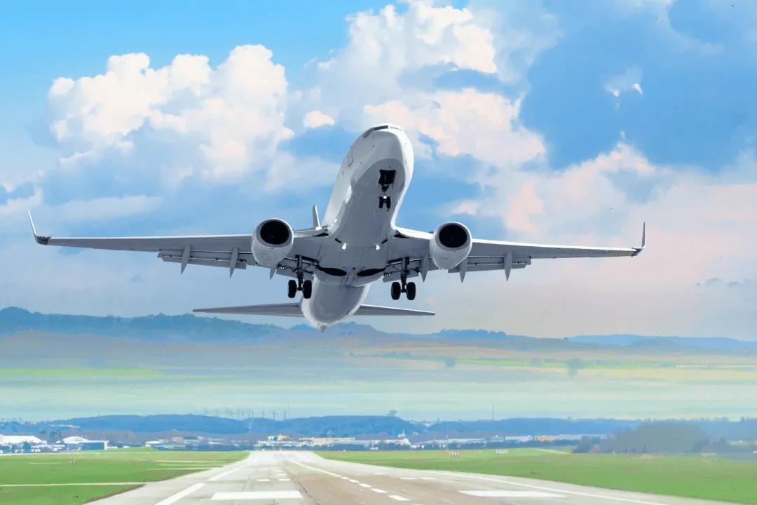 All about low-cost carriers: how to buy a cheap ticket and not overpay