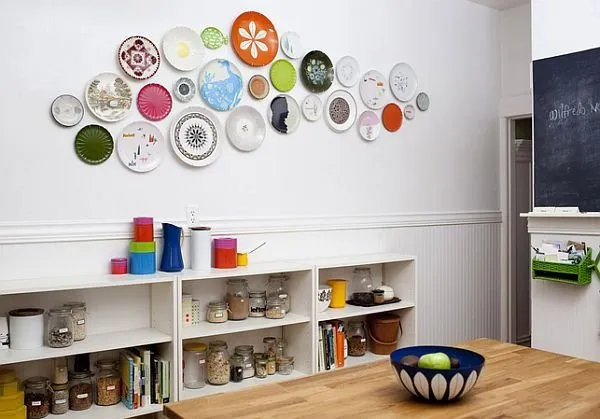 souvenir plates on the wall