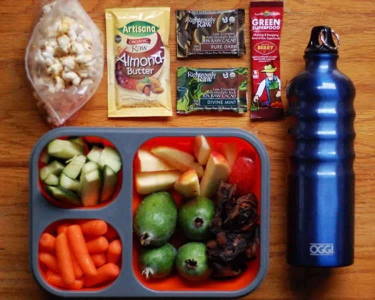 What food to take on a plane?