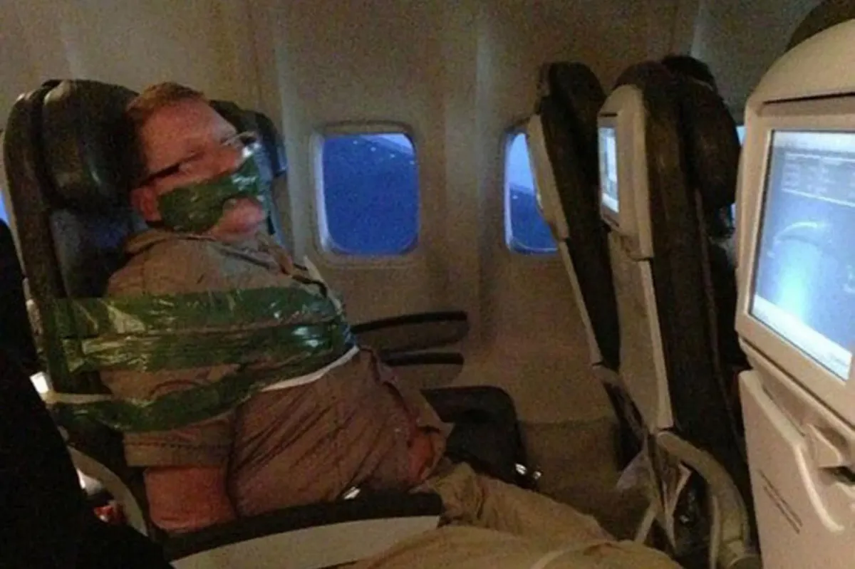 aggressive passenger restrained on Islandair flight