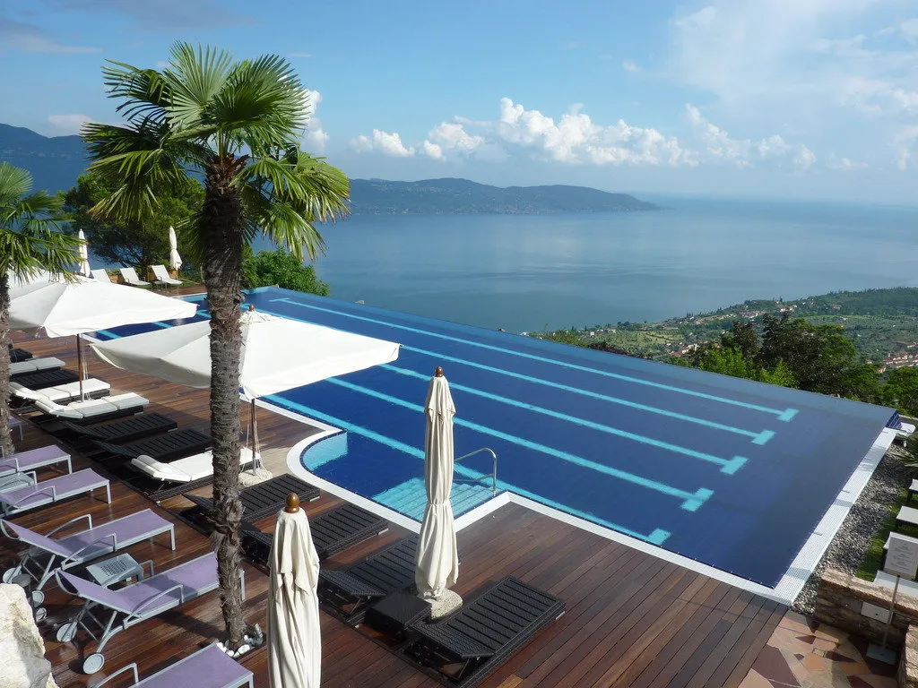 infinity pool of Lefay Resort & Spa Lago Di Garda hotel