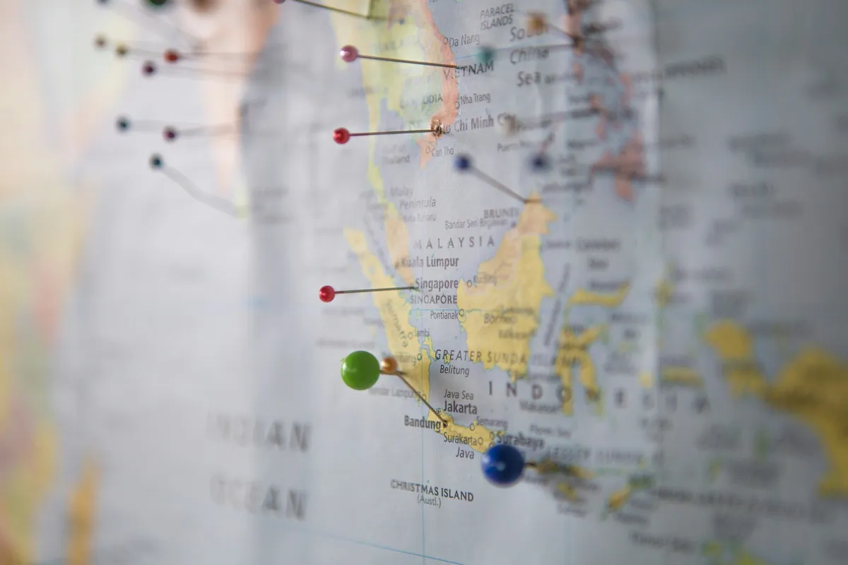What are ‘smart routes’ and why is it cheaper to fly with them