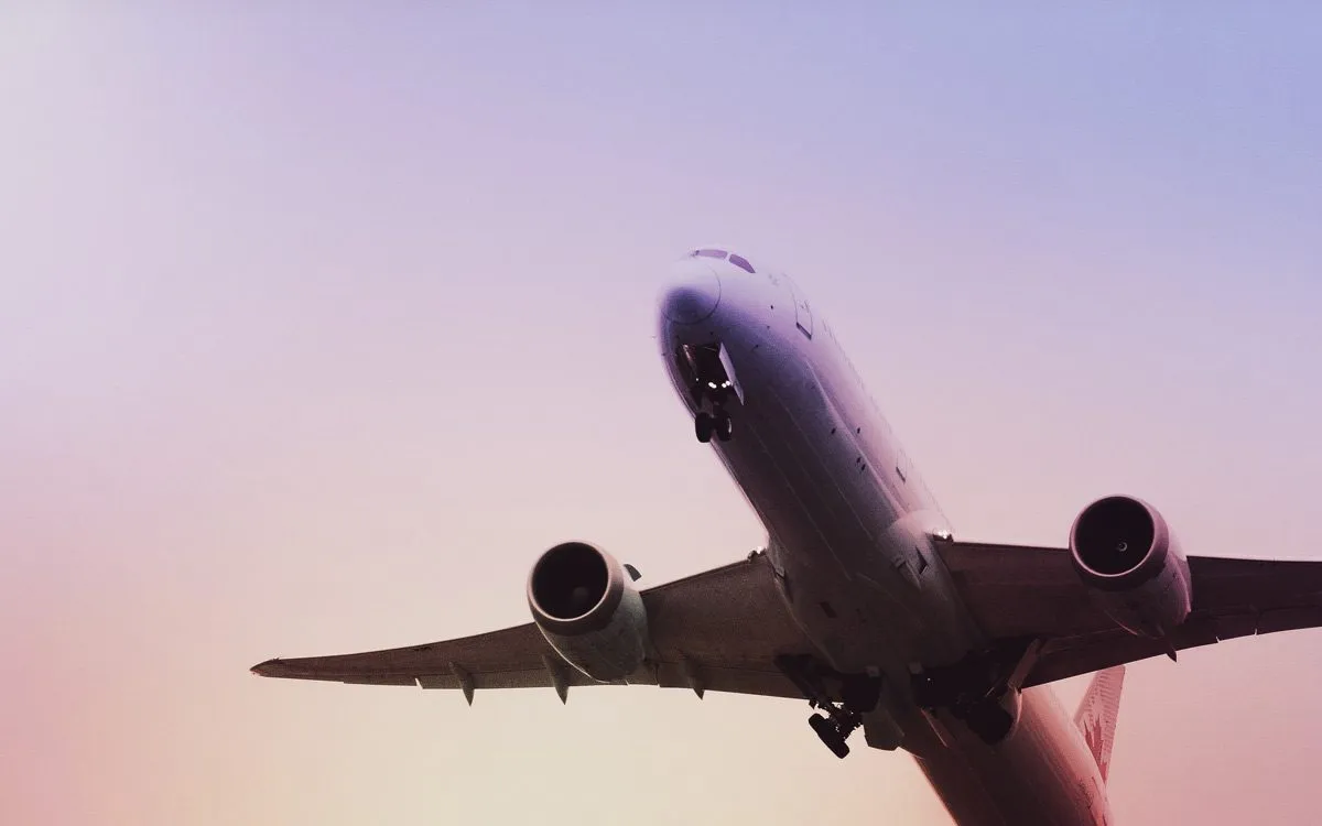 Flying airplane
