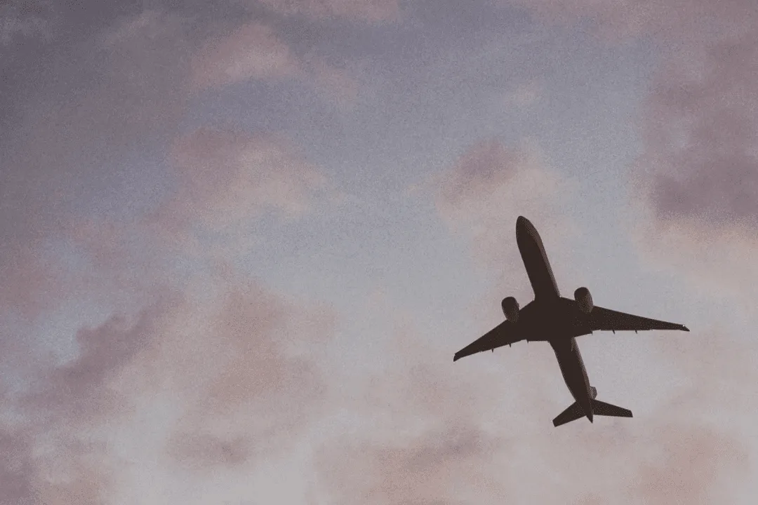 Charter Flights: Pros and Cons