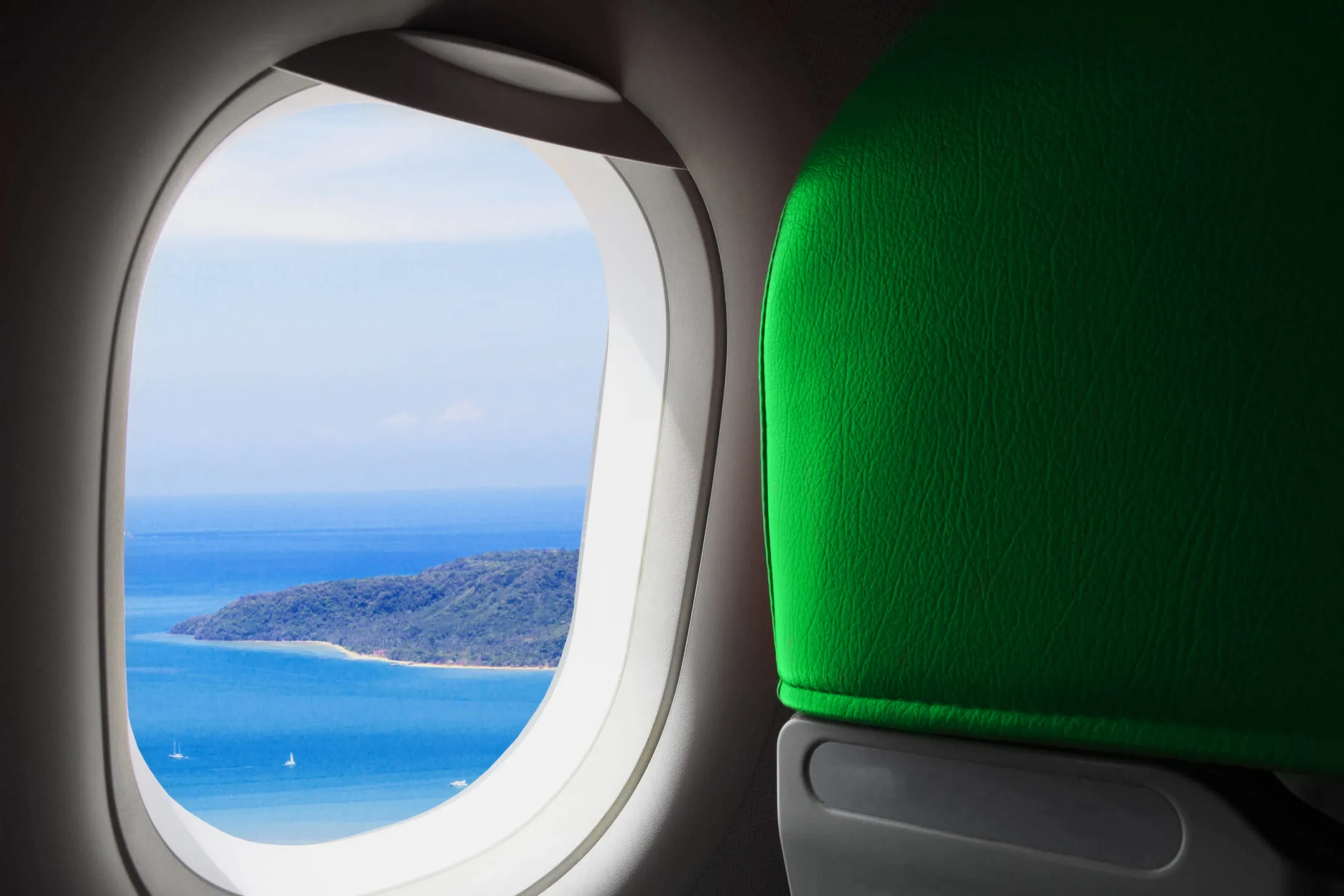 How to endure a long flight?