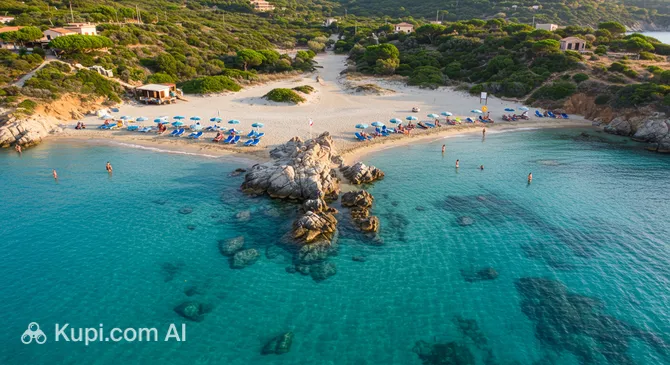 La Fenicia and La Fenicetta Beach