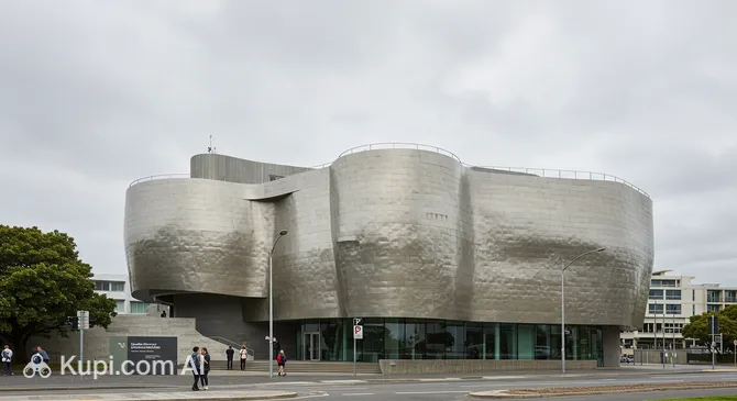 Govett-Brewster Art Gallery / Len Lye Centre