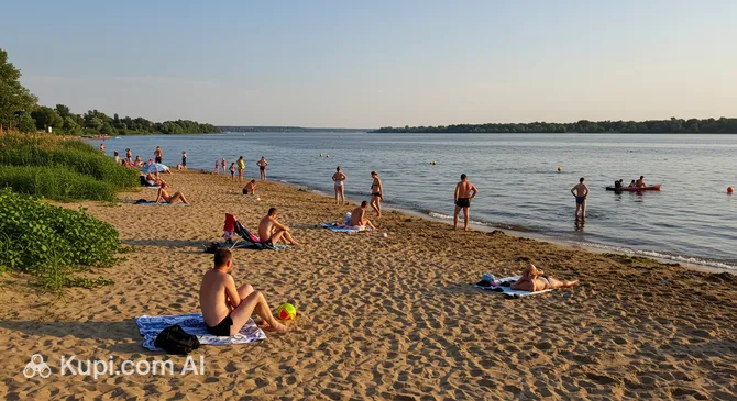 Levoberezhny Beach